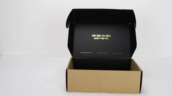 Специальная гофрированная транспортировочная коробка из переработанной крафт-бумаги и картона для упаковки обуви.